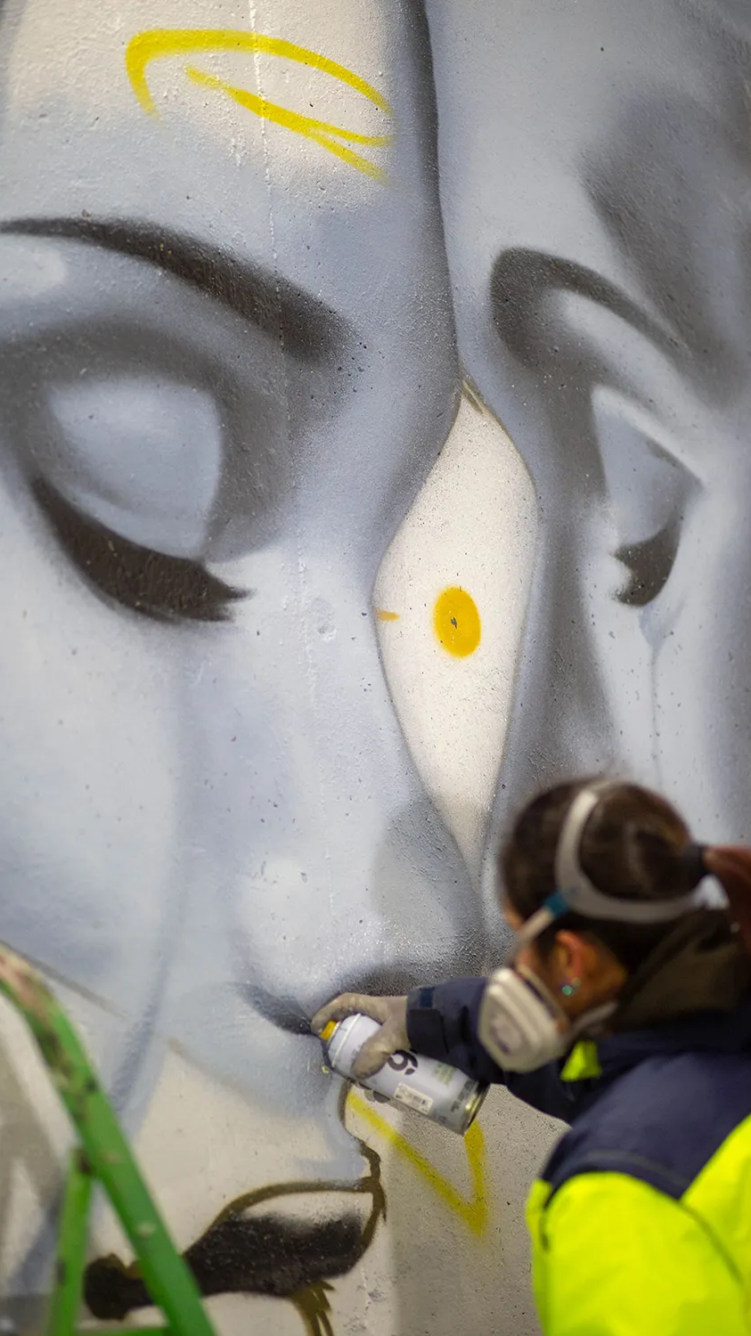 Graffiti mural rostros mujeres canillo- Andorra por zurik