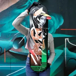 Tabla de skate con graffiti - Zurik