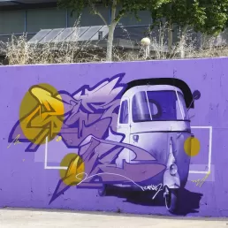 Graffiti tuk tuk en barcelona por Zurik